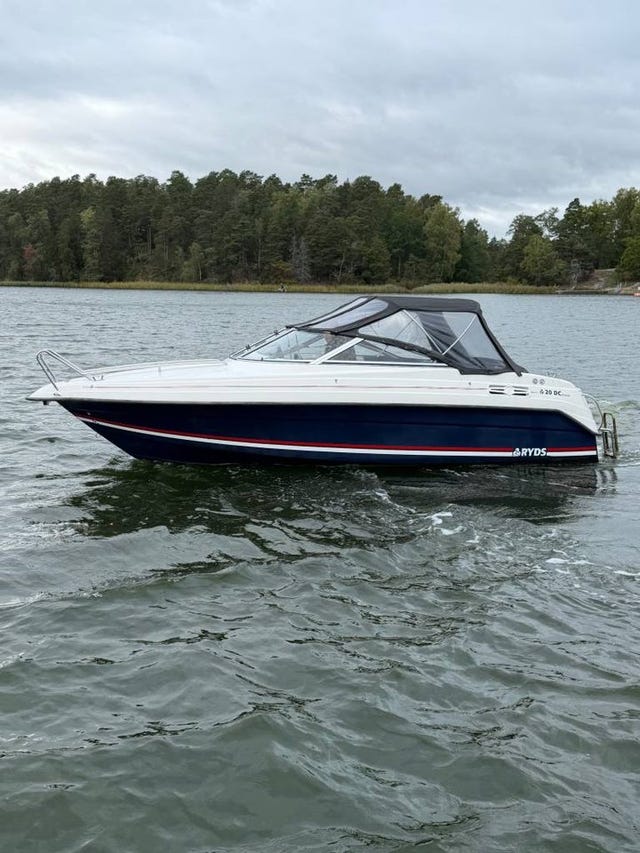Höstklipp-Ryds 20 DC 2003 Mecruiser 4.3 nytt kapell + Bälgar