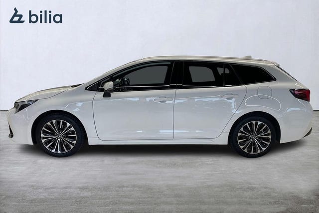 Toyota Corolla 2023 – bild 3