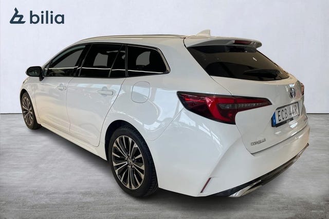 Toyota Corolla 2023 – bild 2