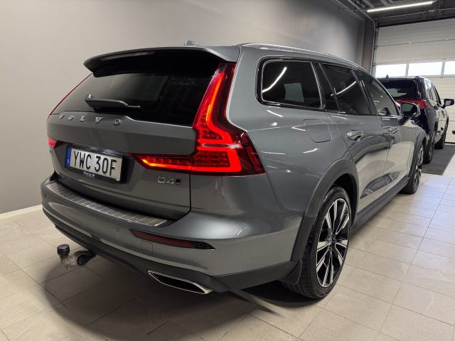 Volvo V60 Cross Country 2019 – bild 2