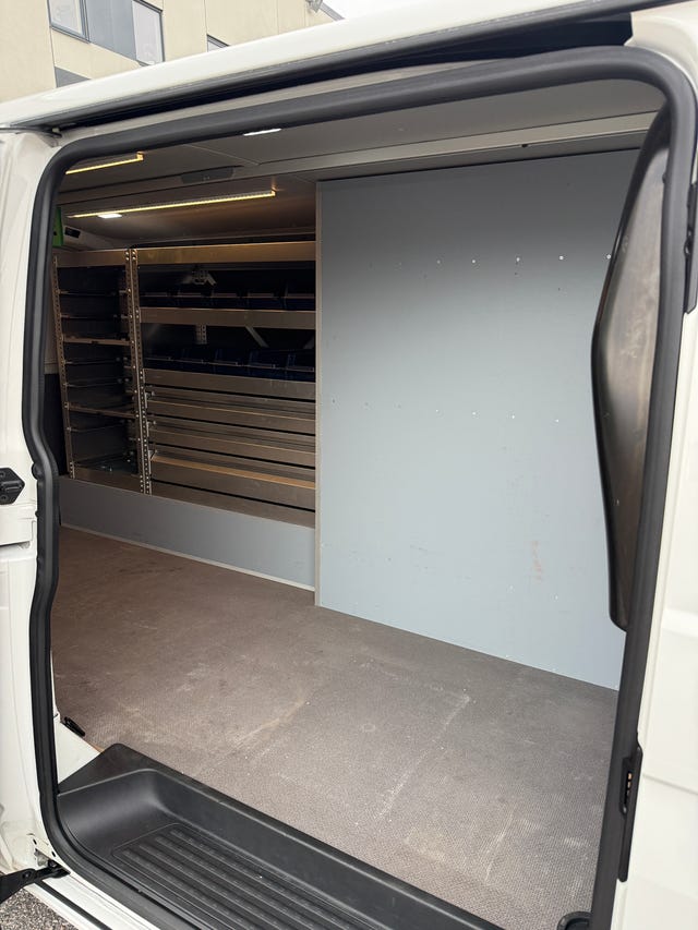 Volkswagen Transporter 2023 – bild 2