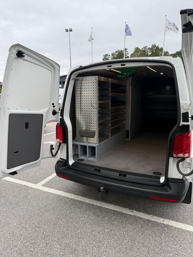 Volkswagen Transporter 2023 – bild 4
