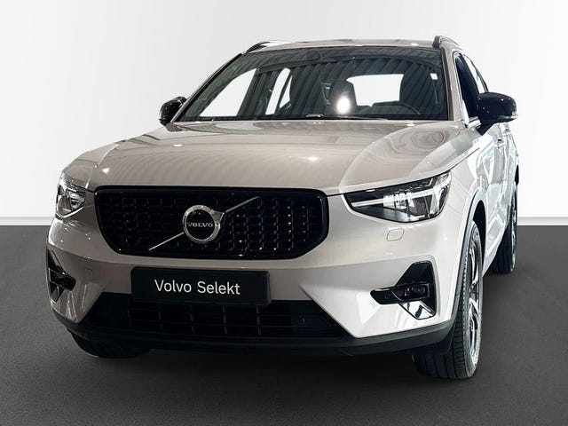 Volvo XC40 2025