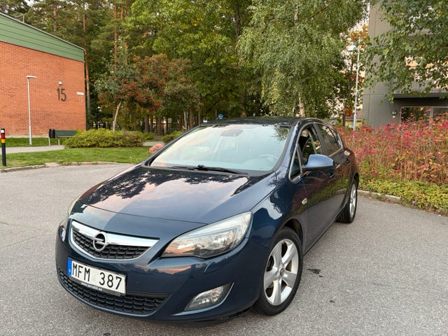 Opel Astra 2012