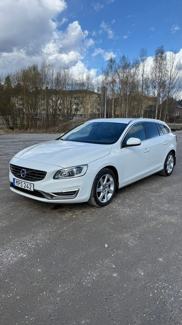 Volvo V60 2015