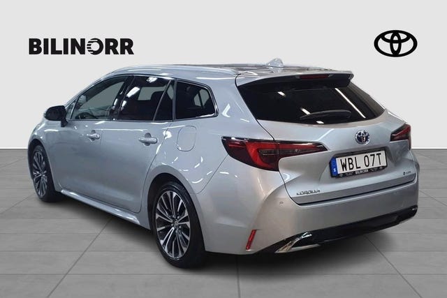 Toyota Corolla 2025 – bild 2