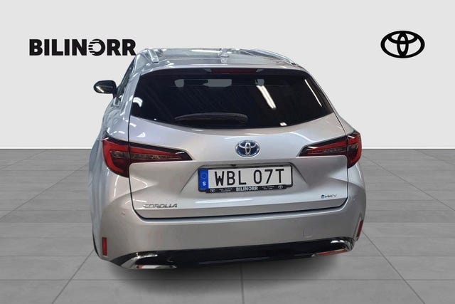 Toyota Corolla 2025 – bild 4