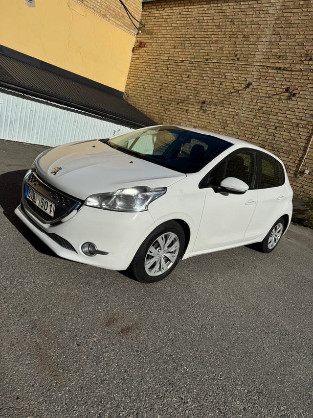 Peugeot 208 2013