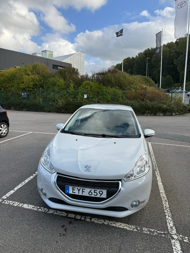 Peugeot 208 2015