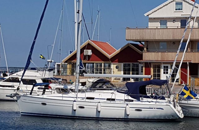 Bavaria 39 3-kabiners. Stora motorn VP D2-55..