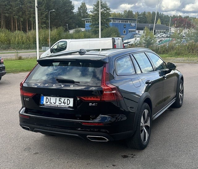 Volvo V60 Cross Country 2021 – bild 3