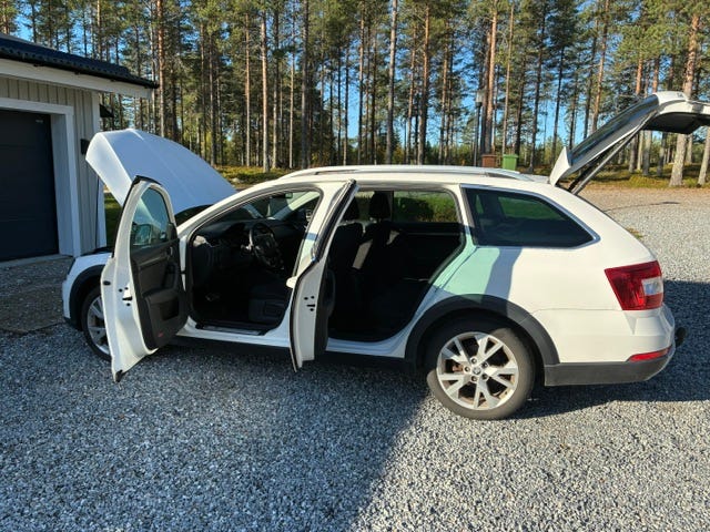 Skoda Octavia Scout 2015
