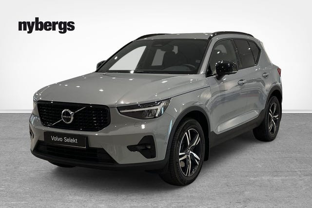 Volvo XC40 2025