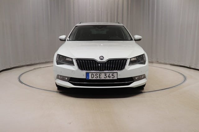 Skoda Superb 2018 – bild 2