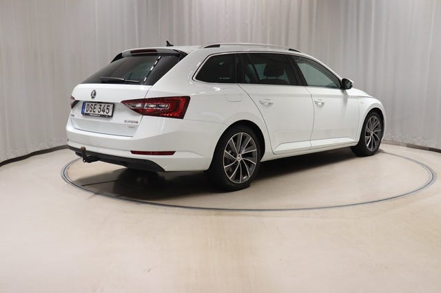 Skoda Superb 2018 – bild 4