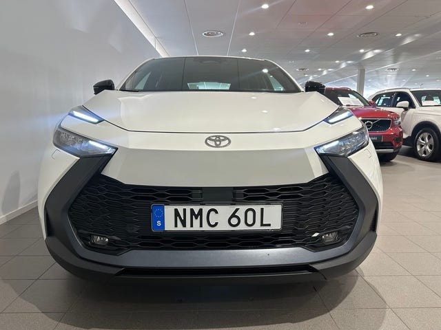 Toyota C-HR 2025 – bild 2