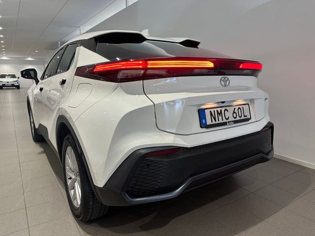 Toyota C-HR 2025 – bild 3
