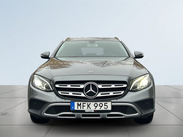 Mercedes-Benz E220 2018 – bild 2
