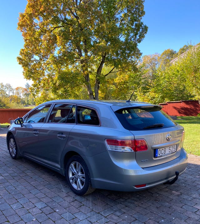 Toyota Avensis 2010