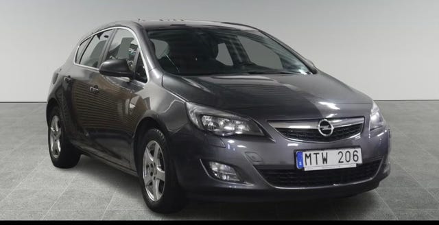 Opel Astra 2012