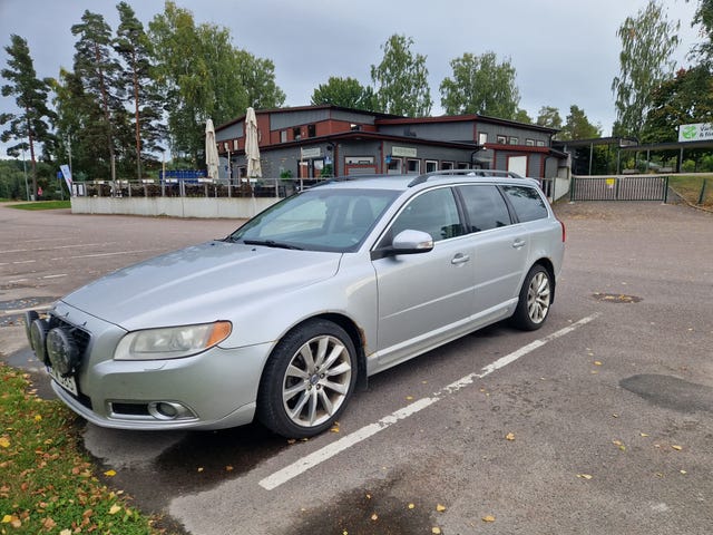 Volvo V70 2010