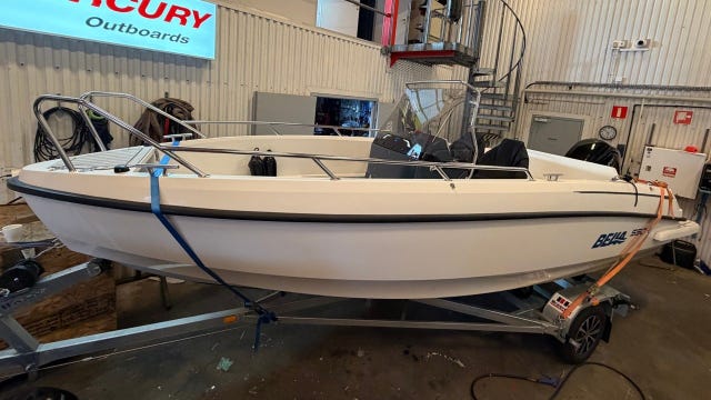 Bella 550 R -22 / Mercury F115 CT -23 (utt. -23) 16 tim