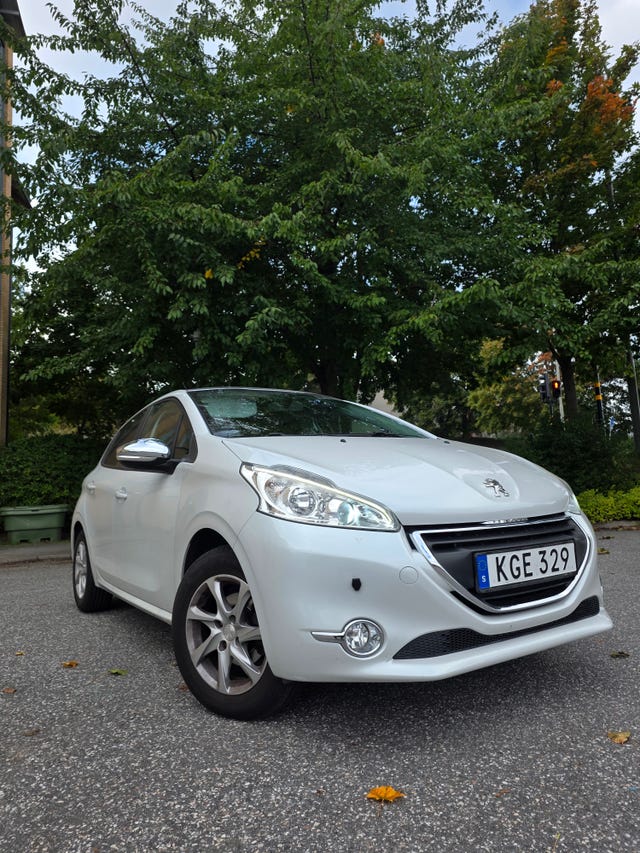 Peugeot 208 2014