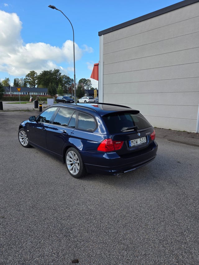 BMW 320d 2012 – bild 2