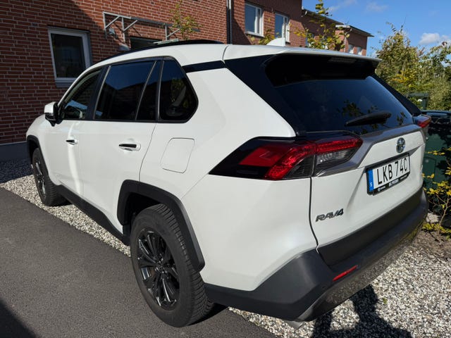 Toyota RAV4 2023 – bild 2