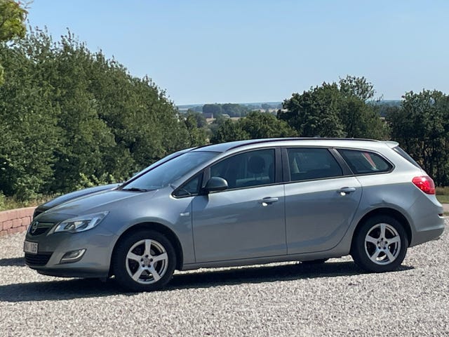 Opel Astra 2012