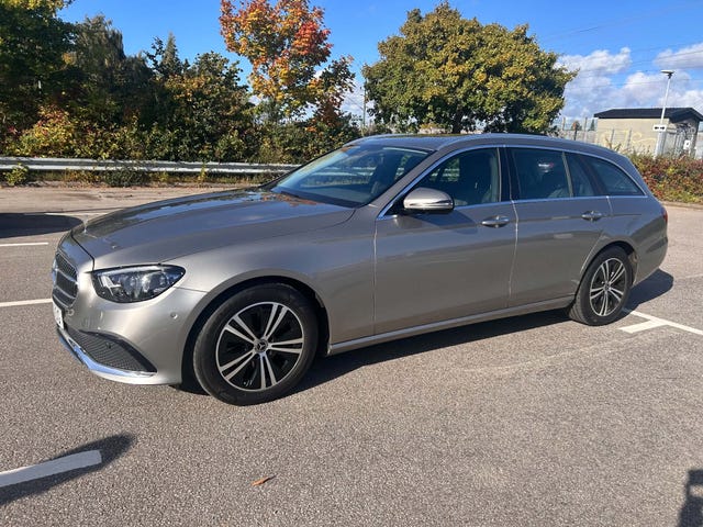 Mercedes-Benz E220 2021