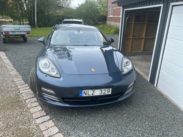 Porsche Panamera 4S 2010