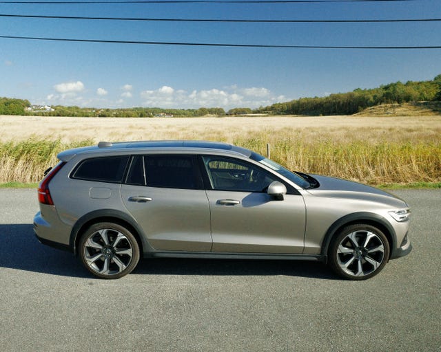 Volvo V60 Cross Country 2021