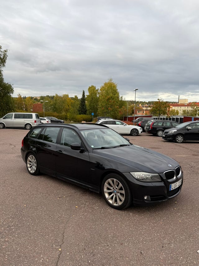 BMW 318d 2012 – bild 2
