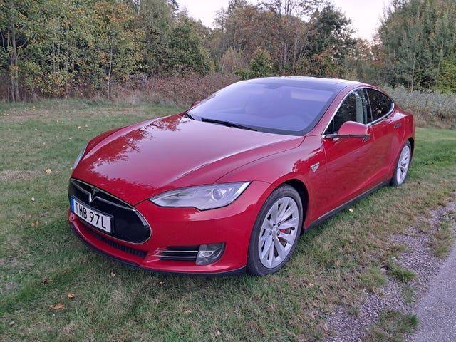 Tesla Model S 2014