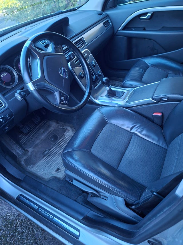 Volvo V70 2012