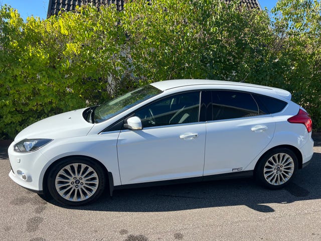 Ford Focus 2011 – bild 2