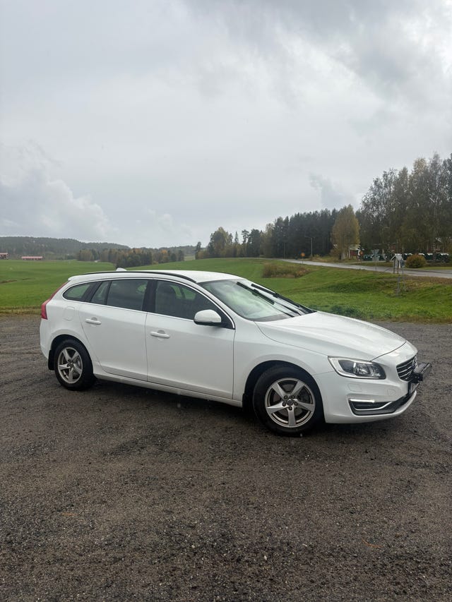 Volvo V60 2015 – bild 2
