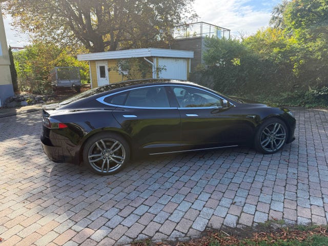 Tesla Model S 2020