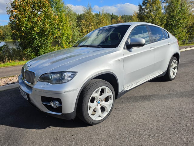 BMW X6 2011