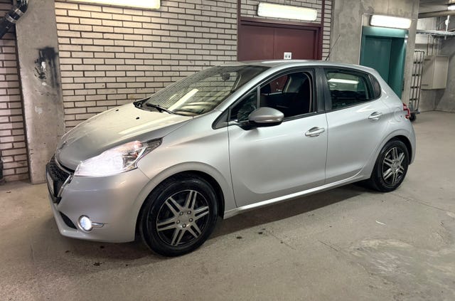 Peugeot 208 2015