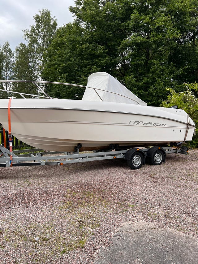 CAPELLI CAP 25 OPEN – SUZUKI 200 HK – 80-TRAILER MED ELVINSCH