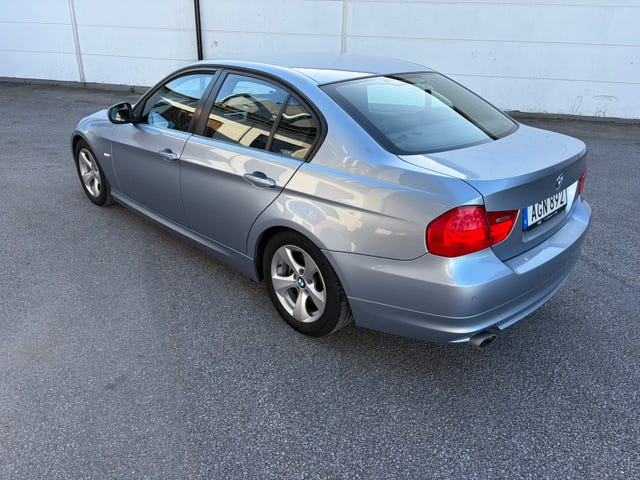 BMW 320d 2011 – bild 4
