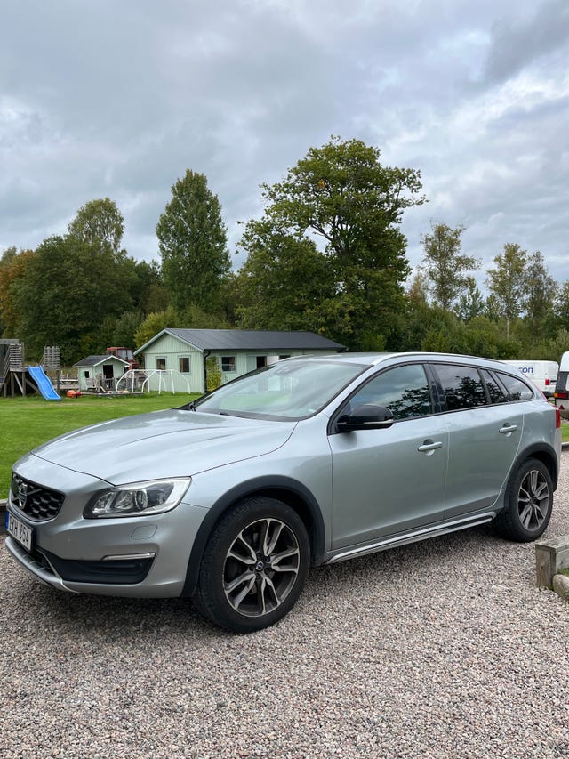 Volvo V60 Cross Country 2017