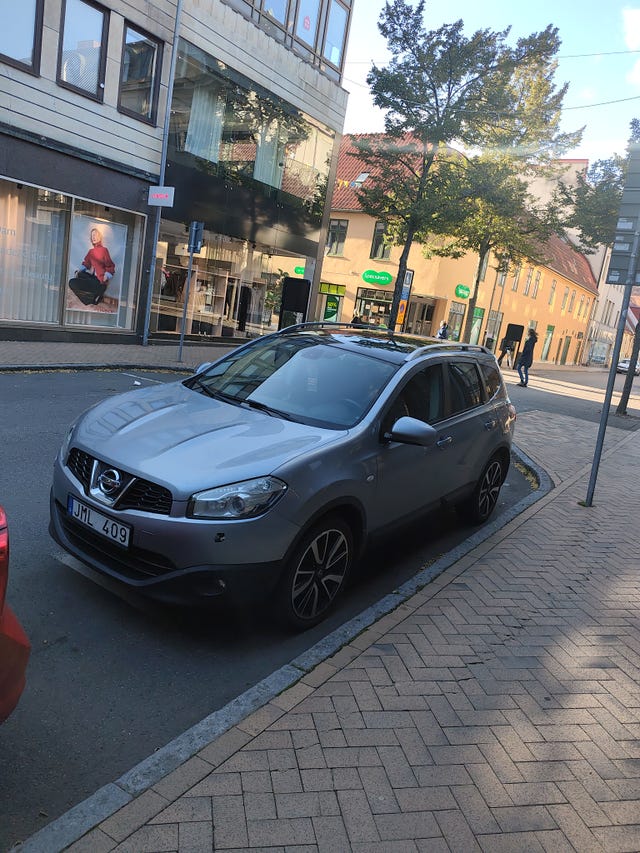 Nissan Qashqai+2 2010