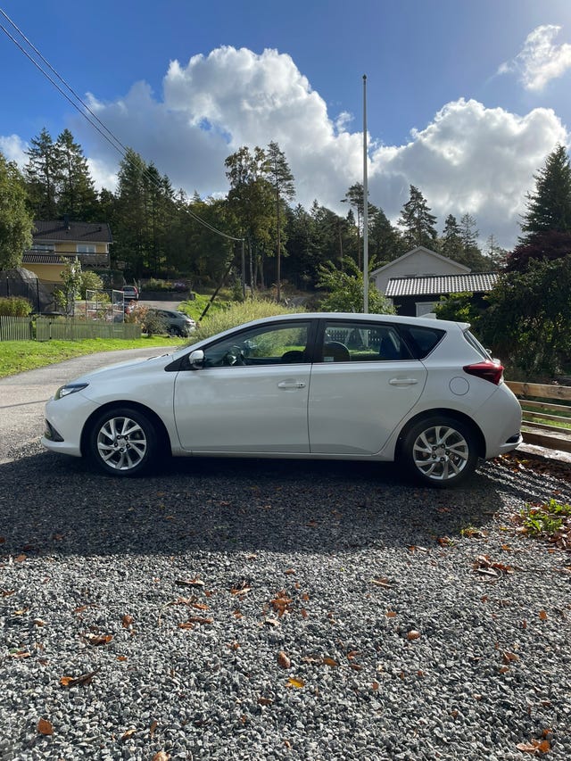Toyota Auris 2015