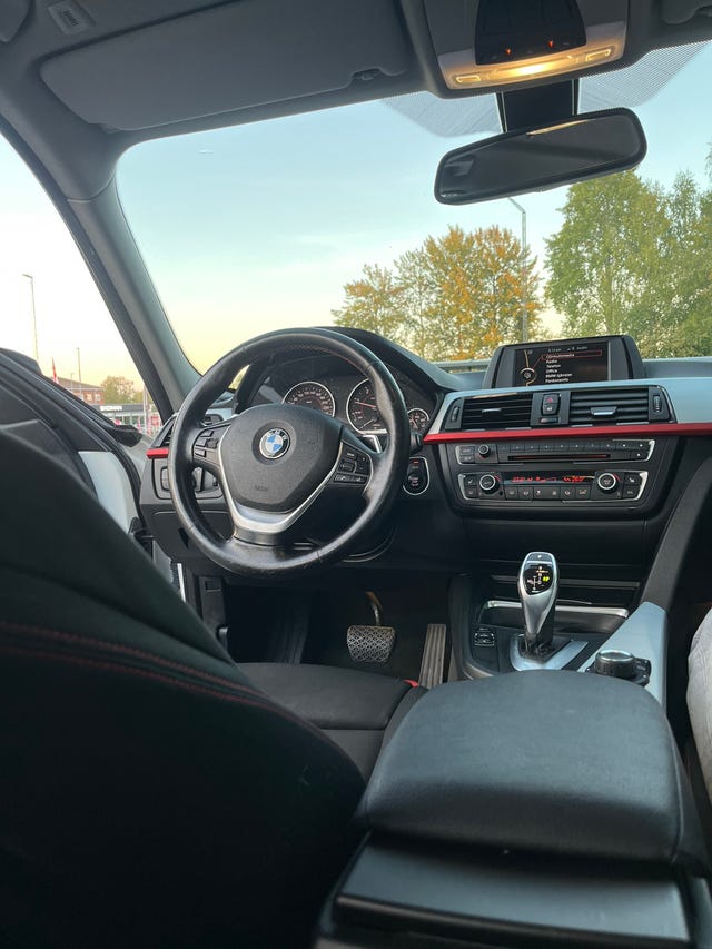 BMW 320d 2013 – bild 2