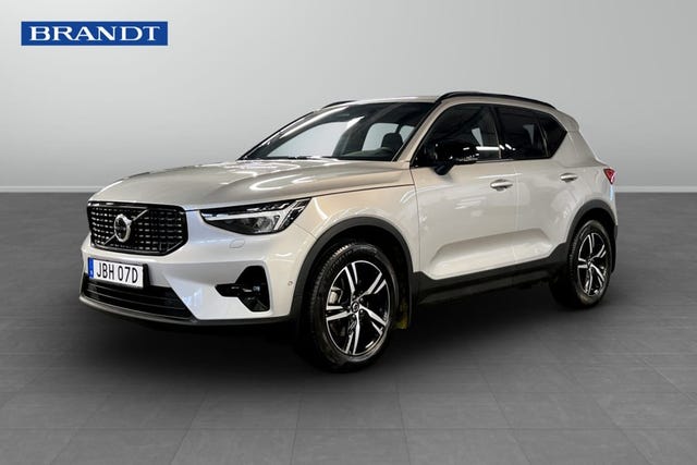 Volvo XC40 2025