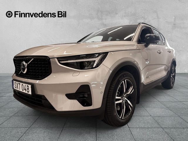 Volvo XC40 2025