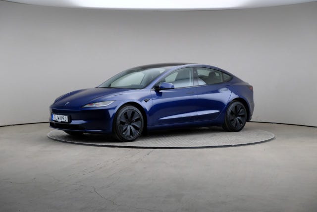 Tesla Model 3 2024
